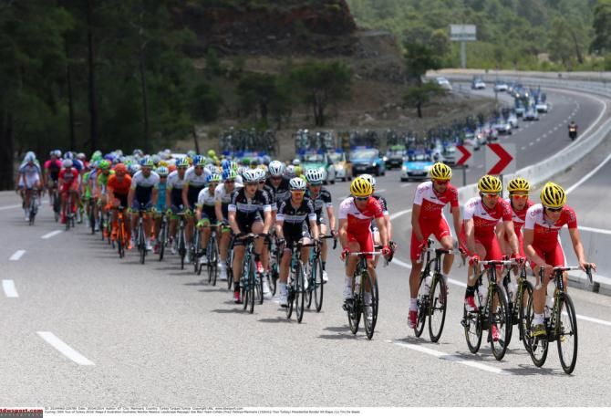 Cofidis controlling the peleton