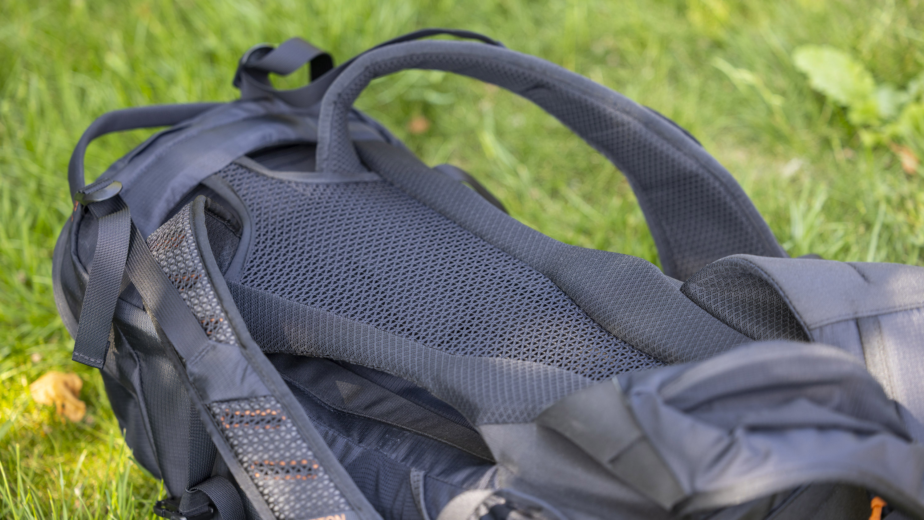 Cotton Carrier Hyker 25L Daypack in use on a sunny day