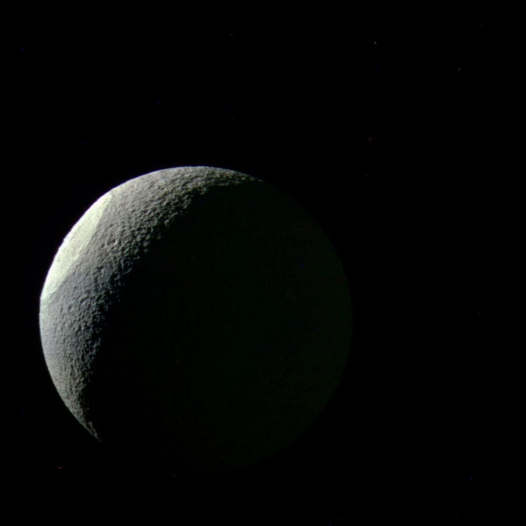 Bright Basin on Saturn&#039;s Moon Tethys