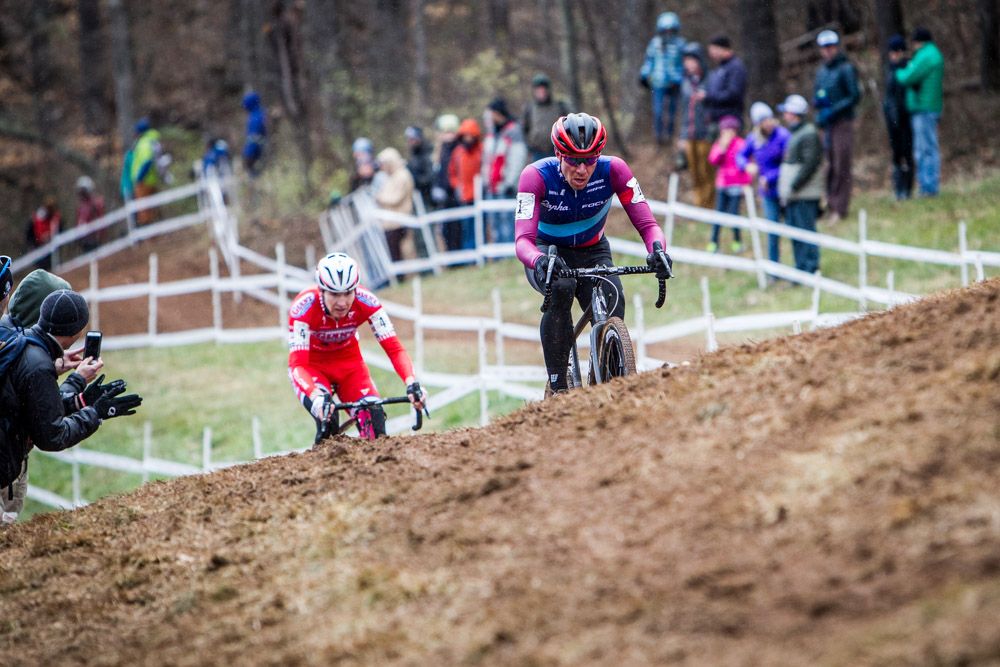 Jeremy Powers (Aspire Racing) leads Logan Owen (Cal Giant)