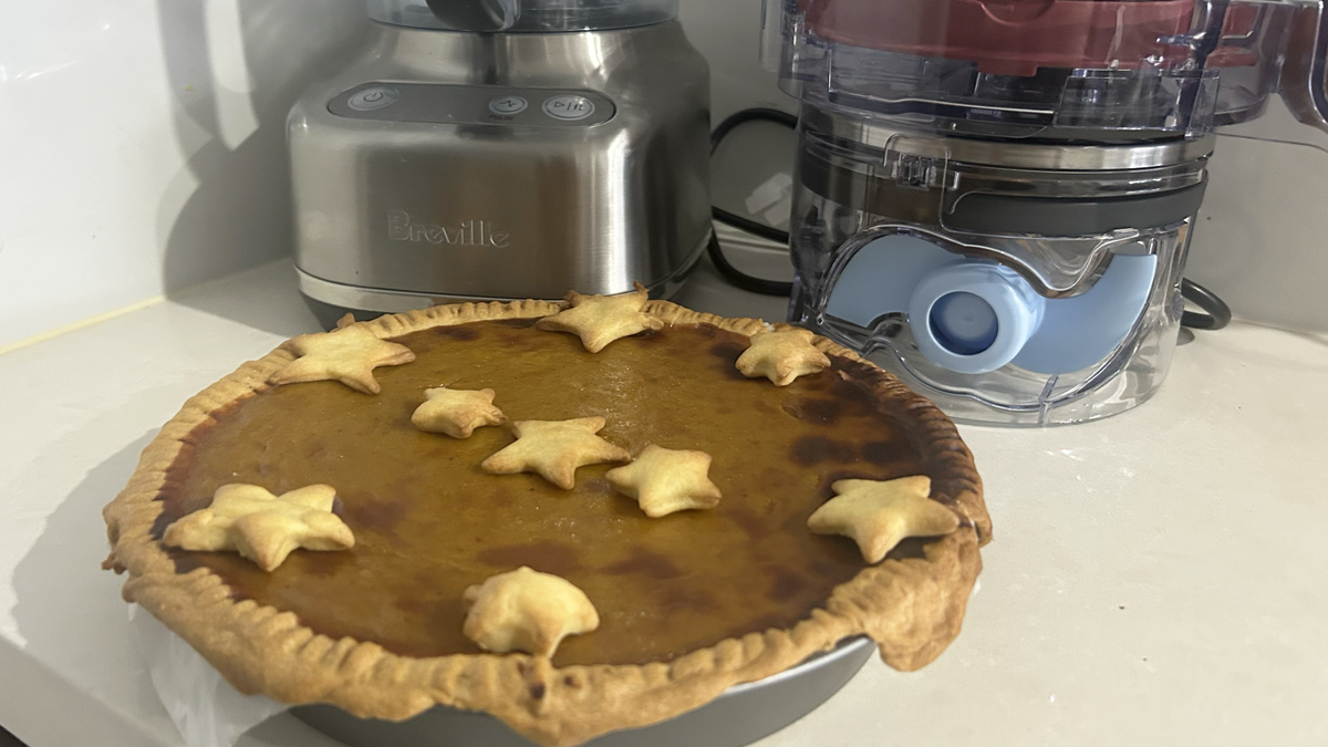 Breville Paradice 9 with pie in foreground