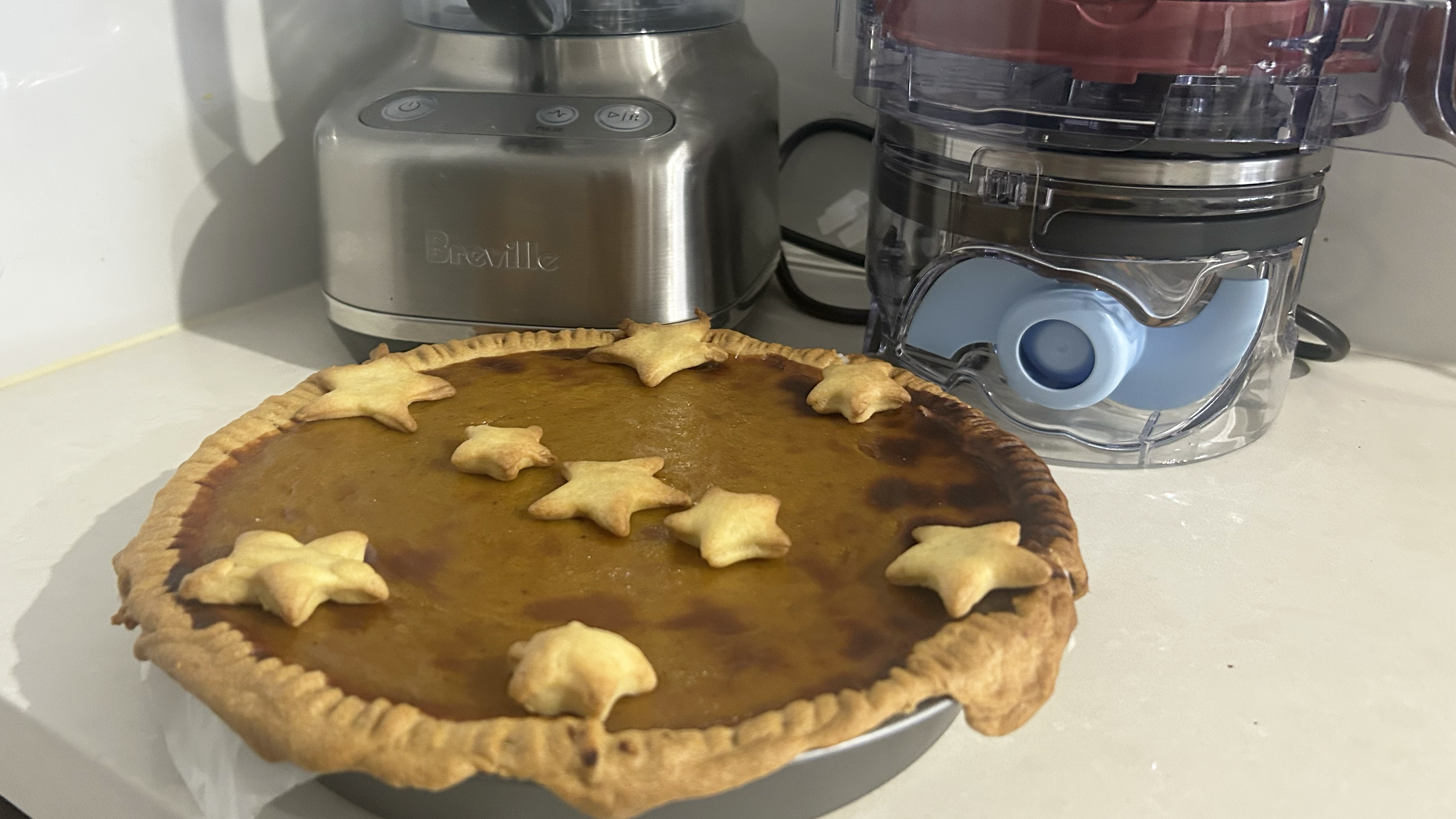 Breville Paradice 9 with pie in foreground