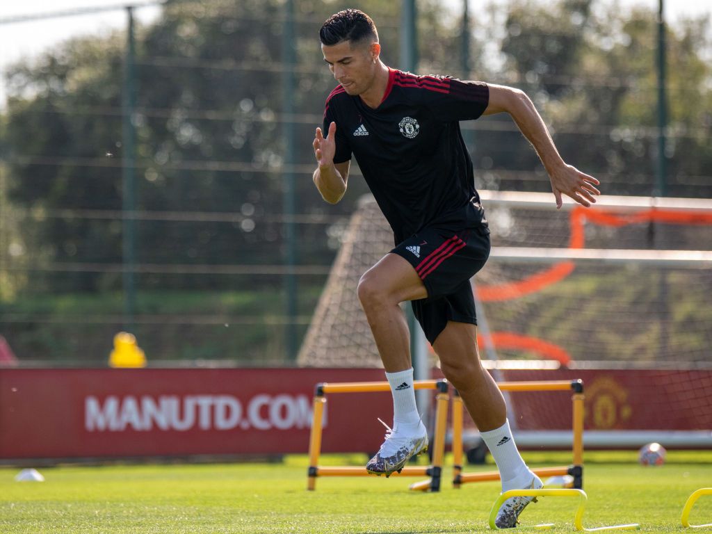 Cristiano Ronaldo betting odds: Will Manchester United's new signing be Premier League top scorer or Player of the Year?