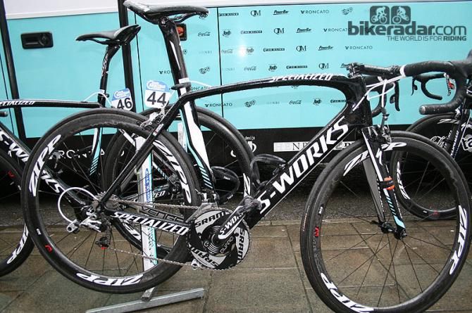 Alessandro Petacchi&rsquo;s (Omega Pharma-QuickStep) Specialized Venge stands in the rain in Peebles