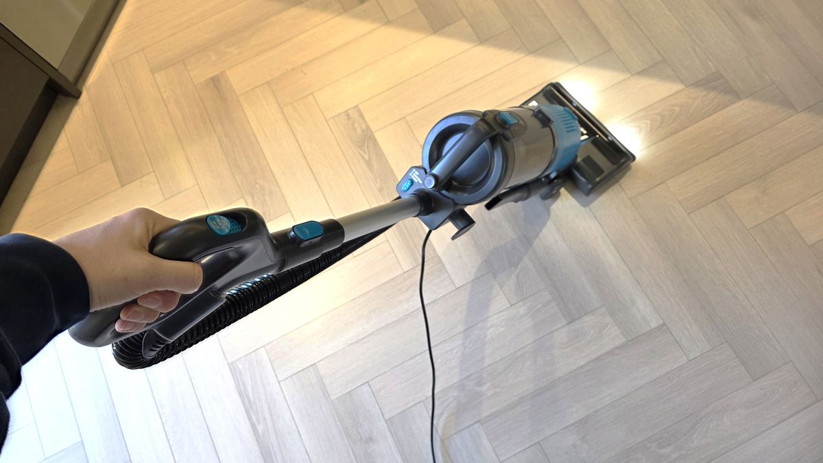Hoover HL2 TurboStyle vacuum cleaner in reviewer's home
