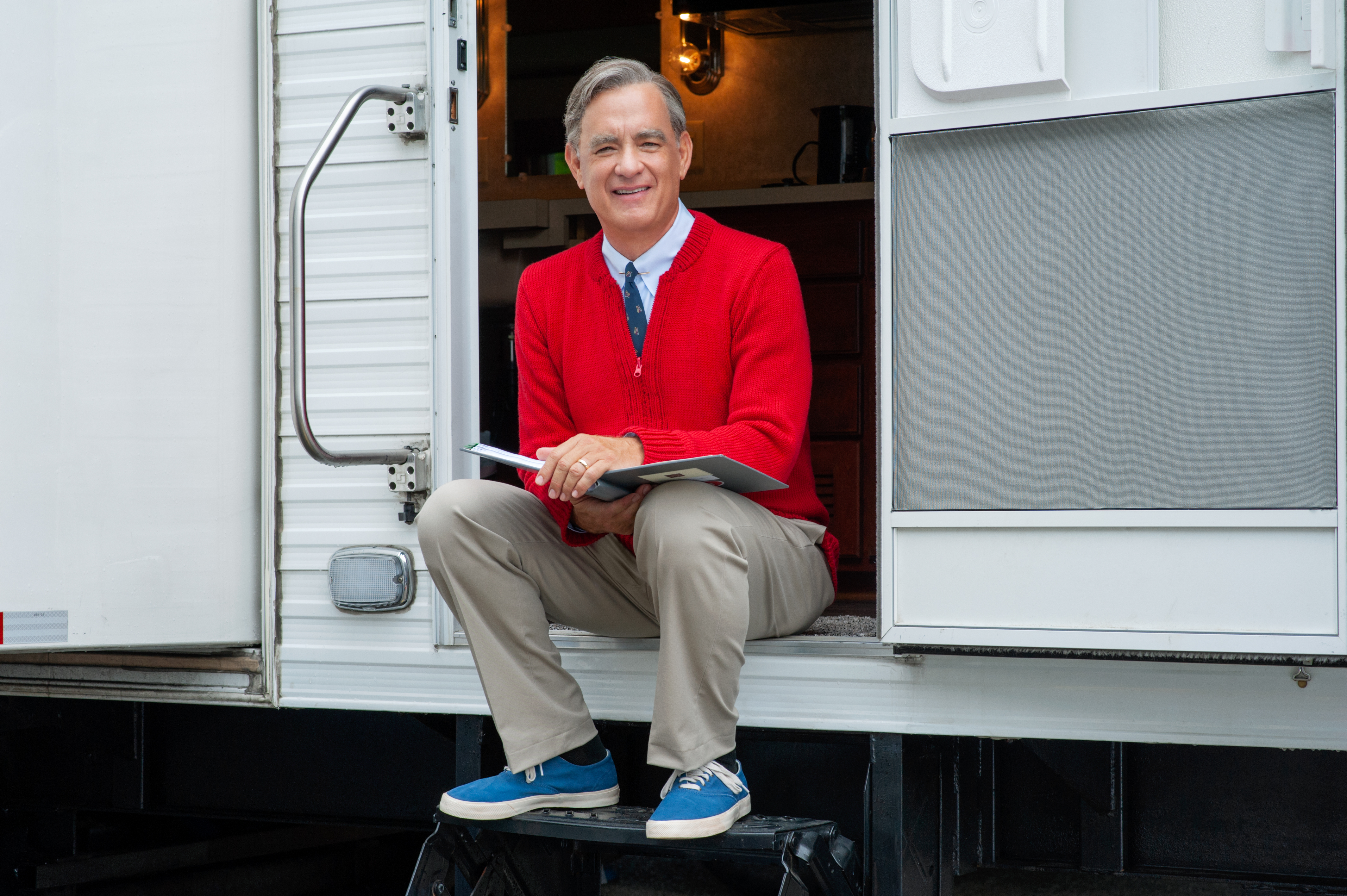 TV tonight Tom Hanks stars as Fred Rogers