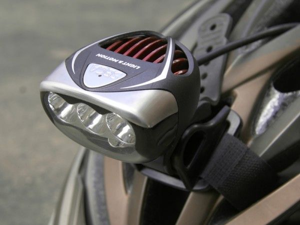 Light &amp; Motion's new Seca 700 Race pumps out a claimed 700 lumens of trail-illuminating light