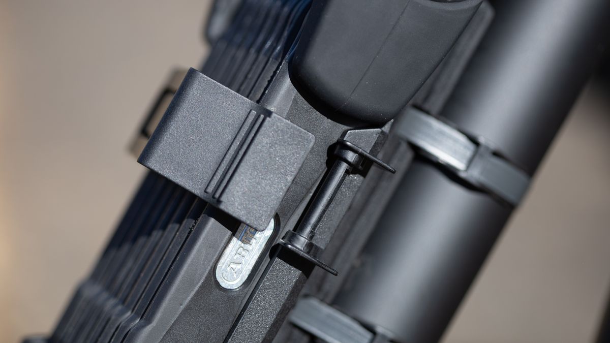 Abus Bordo 6500A SmartX mounting bracket closure