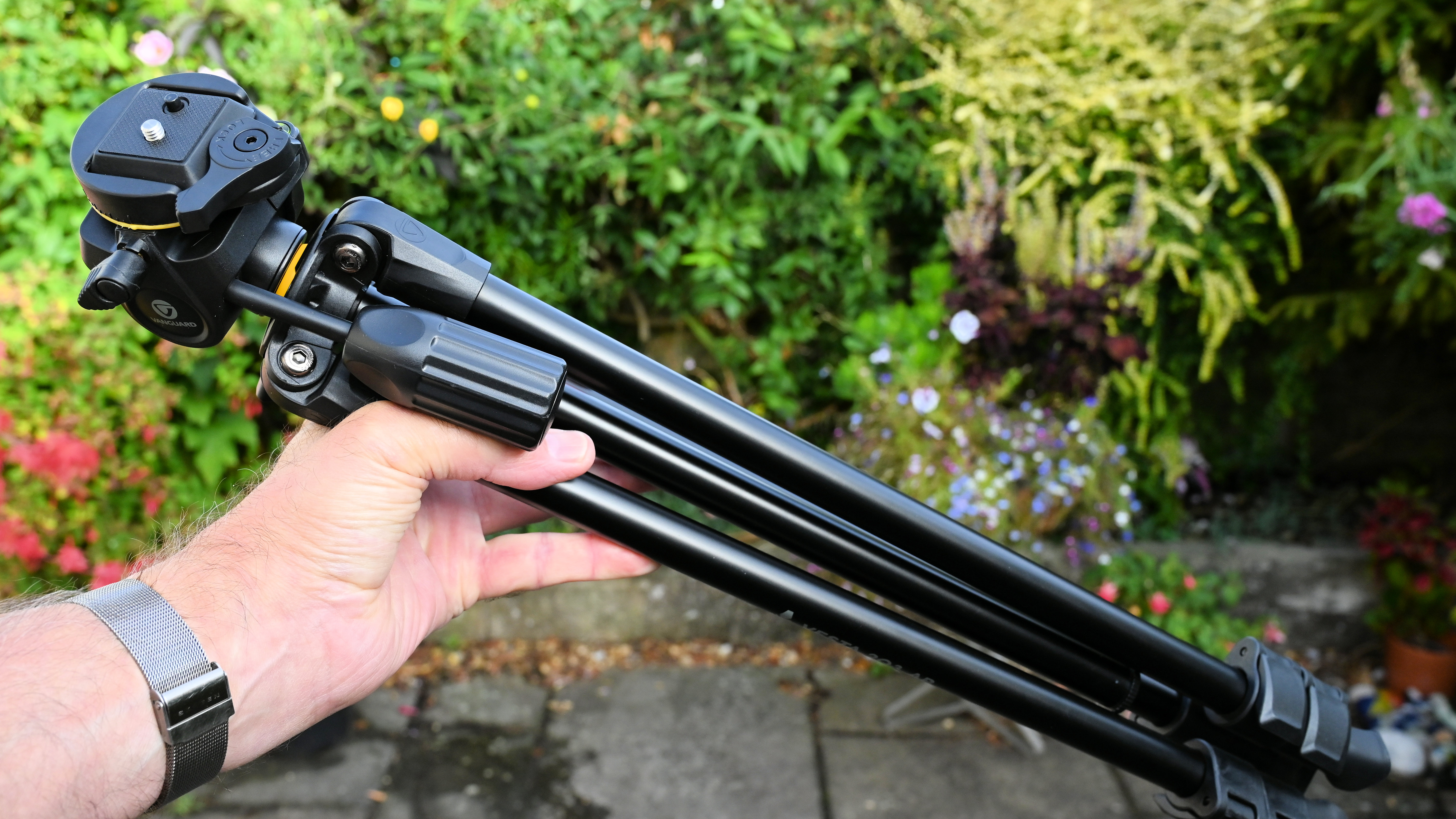 Vanguard Vesta 203AP tripod kit