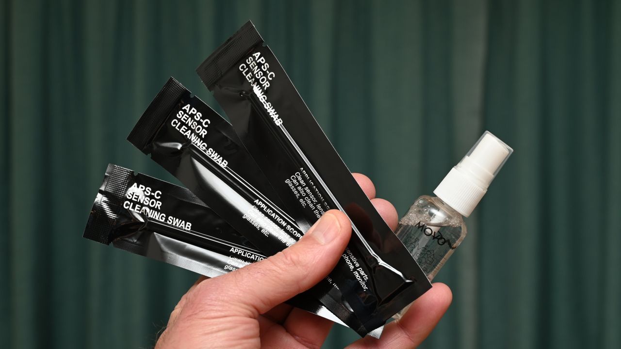 Movo Deluxe Essentials Camera Cleaning Kit