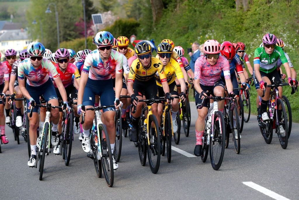 STEINFORT LUXEMBOURG APRIL 30 LR Alice Barnes of United Kingdom and Team CanyonSRAM Racing Karlijn Swinkels of Netherlands and Jumbo Visma Women Team Anna Henderson of United Kingdom and Jumbo Visma Women Team Yellow Leader Jersey Kathrin Hammes of Germany and Team EF Education Tibco Svb and Demi Vollering of Netherlands and Team SD Worx Green Points Jersey compete during the 14th Ceratizit Festival Elsy Jacobs 2022 Stage 1 a 1214km stage from Steinfort to Steinfort felsy on April 30 2022 in Steinfort Luxembourg Photo by Bas CzerwinskiGetty Images