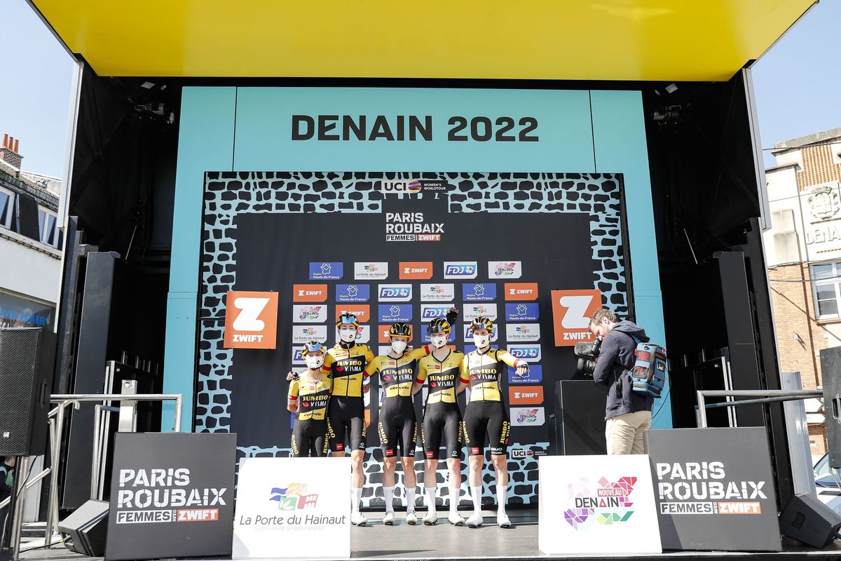 Paris-Roubaix Femmes 2022 - 2nd Edition - Denain - Roubaix 124,7 km - 16/04/2022 - Team Jumbo Visma - photo Rafa Gomez/SprintCyclingAgency&Acirc;&copy;2022