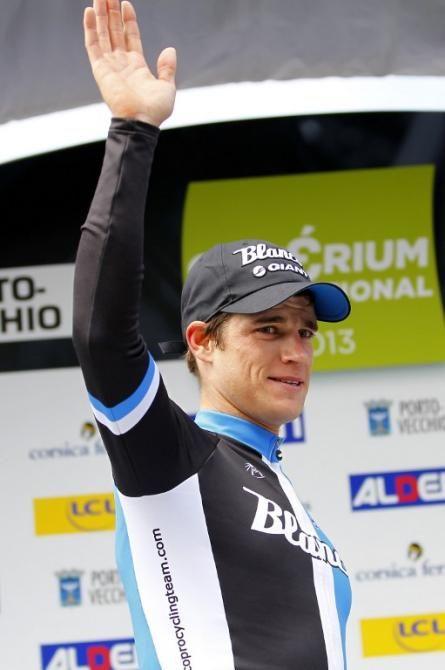 Theo Bos waves having won the opening stage of the 2013 Criterium International in Porto-Vecchio