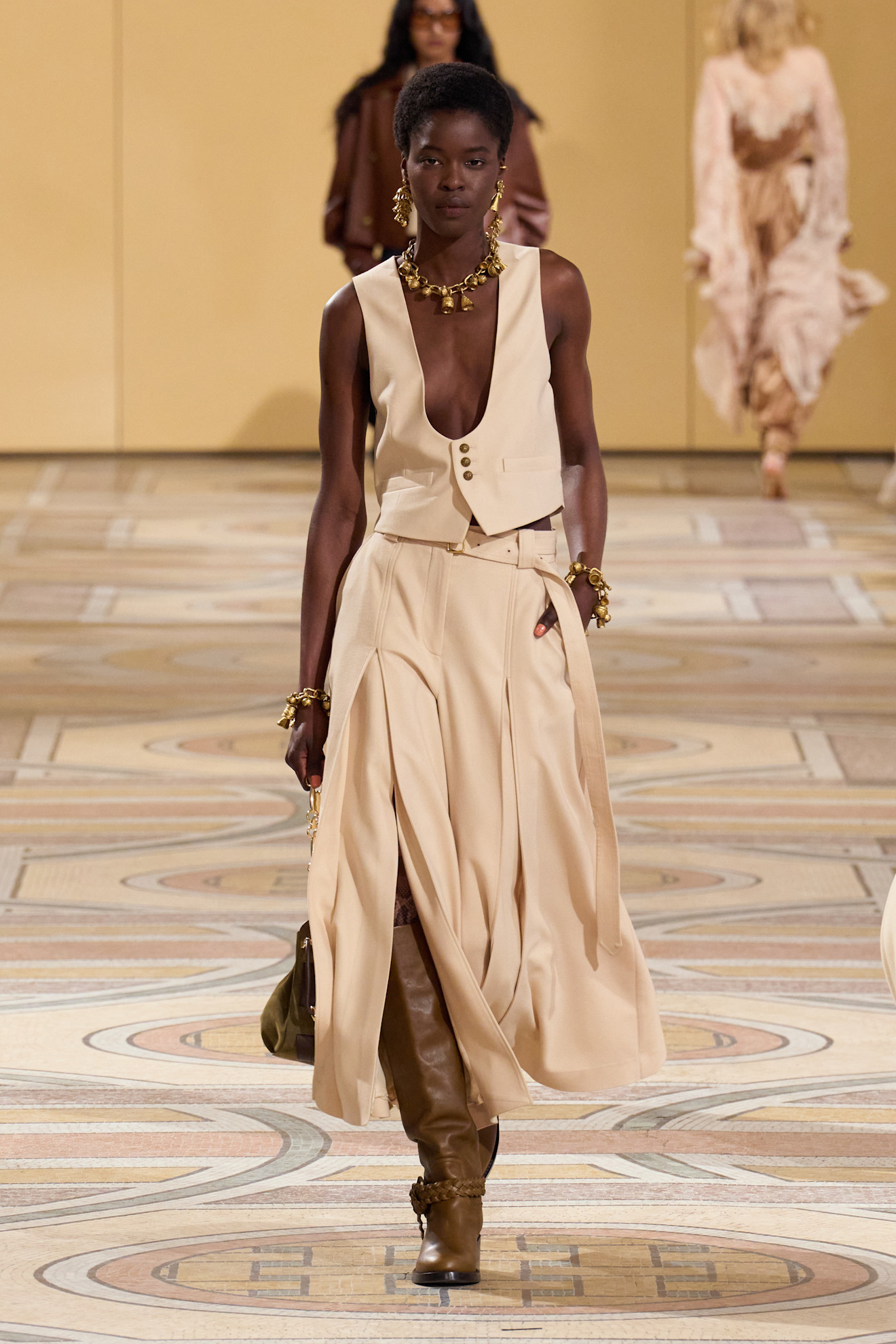 WINTER 2025 SKIRT TRENDS