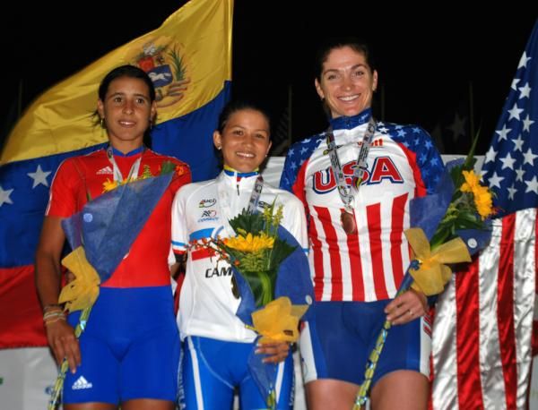The women's points race podium: Arlenis Sierra Canadilla (Cuba), Lilibeth Chacon (Venezuela) and Cari Higgins (USA)