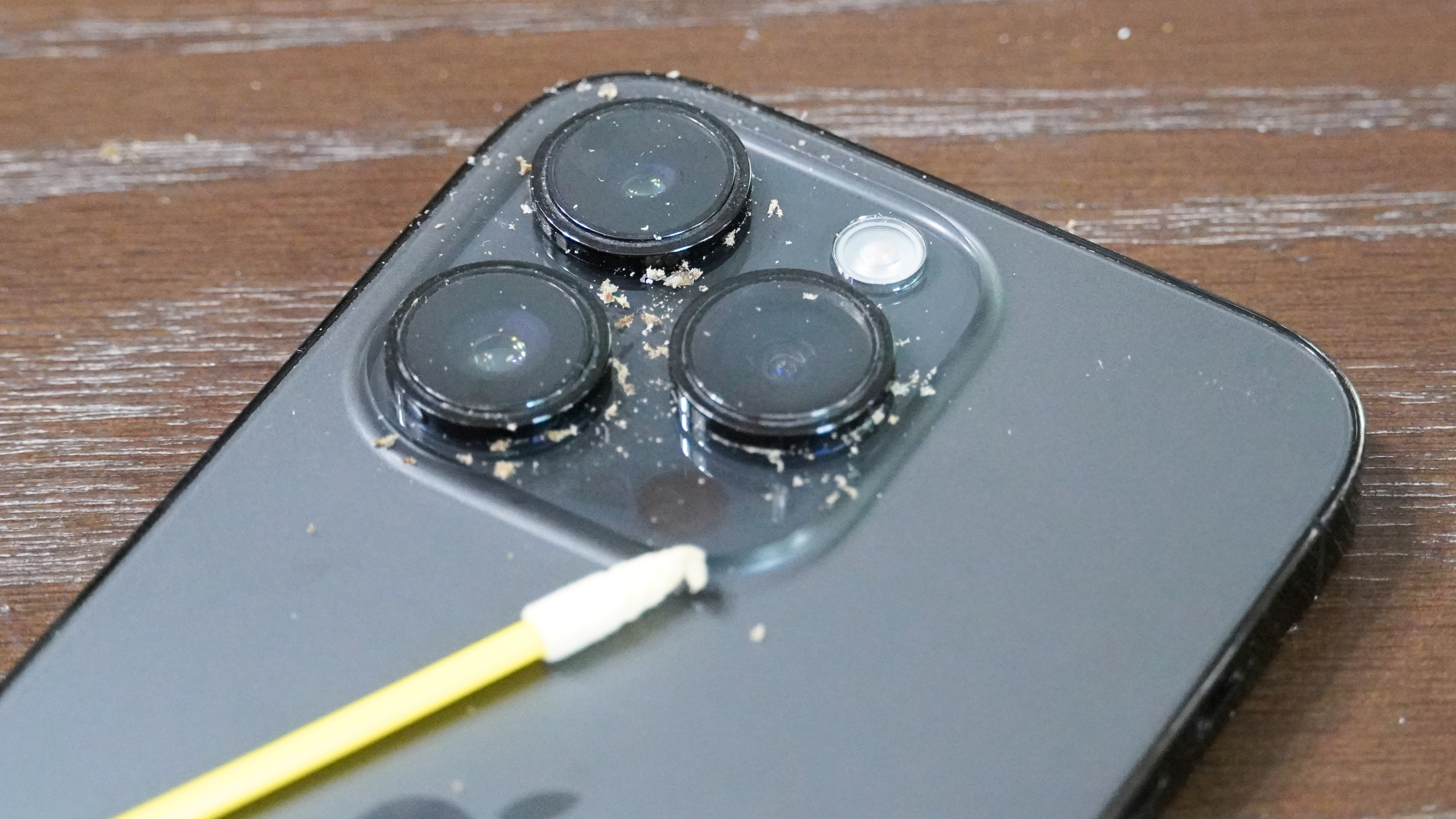 Testing the Otterbox Mobile Device Care Kit.