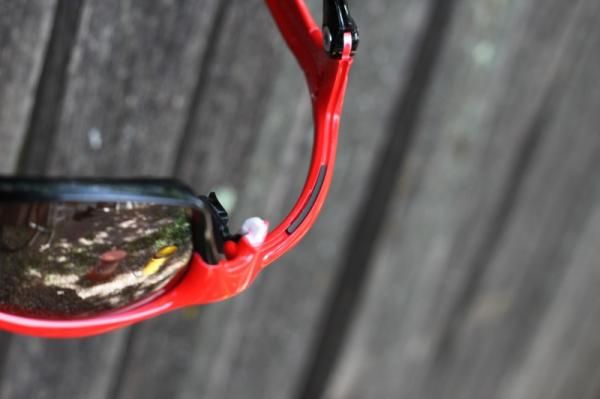 Like Jawbone, the Split Jacket 'suspends' the lens within the frame to offer the best optical clarity