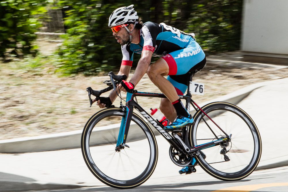 Ruben Campanioni (Jamis) comes by with one lap to go