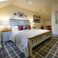 The Moon Inn at Stoney MiddletonDistance to Chatsworth:Tripadvisor rating: The Moon Inn at Stoney MiddletonDistance to Chatsworth:Tripadvisor rating: