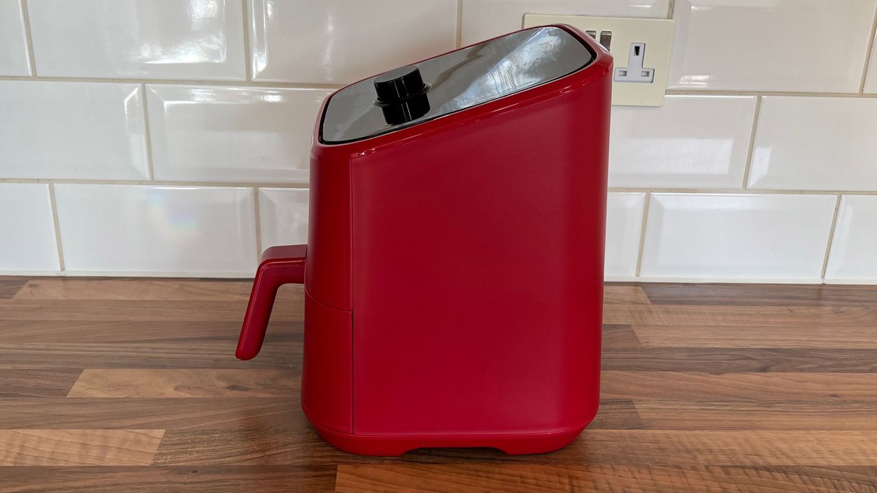 The side view of the Instant Vortex Mini