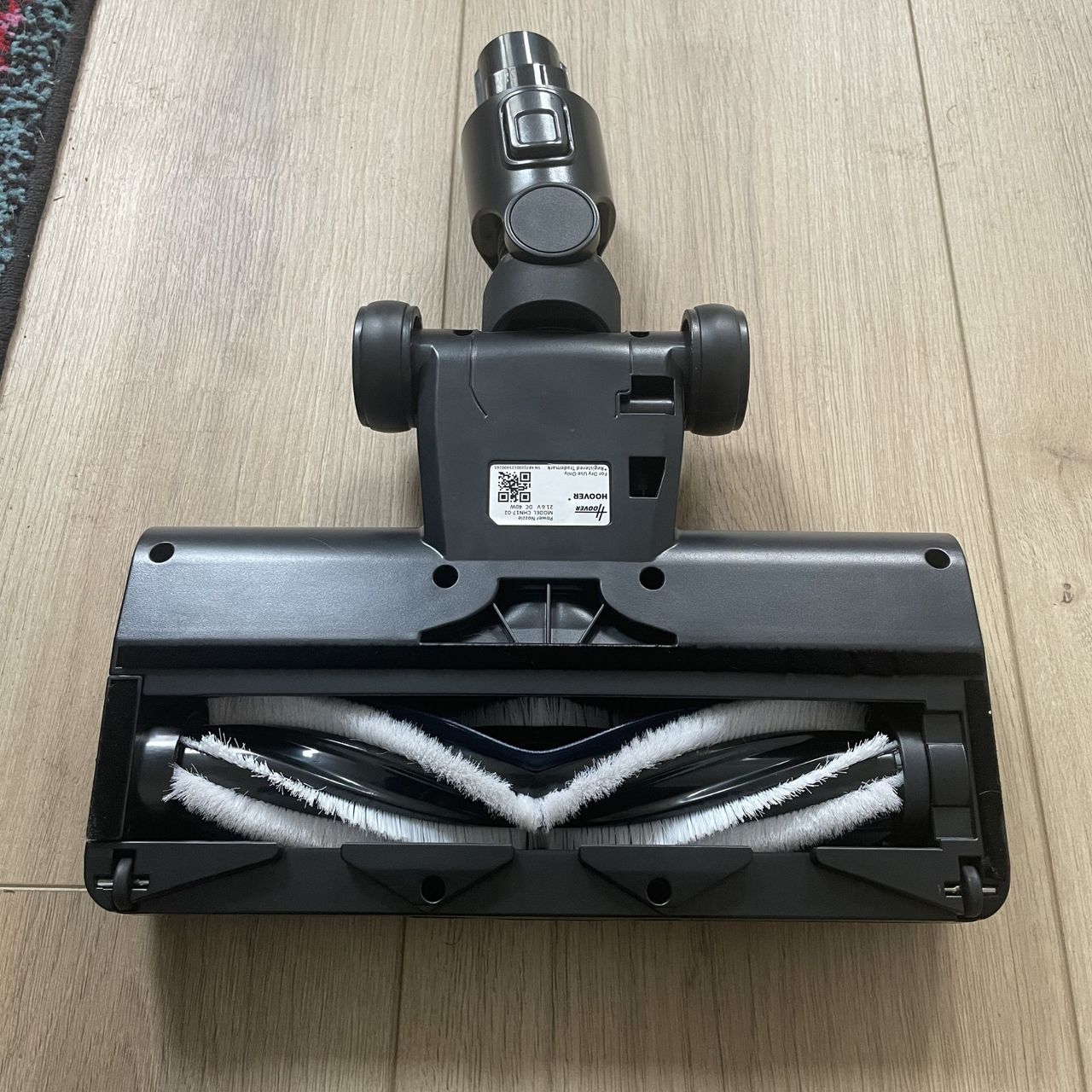 Underside view of the Hoover HF3 Pet DynamicClean Cordless Vacuum floorhead
