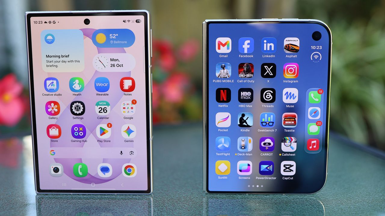 iPhone Duo vs Samsung Galaxy Z Fold 8