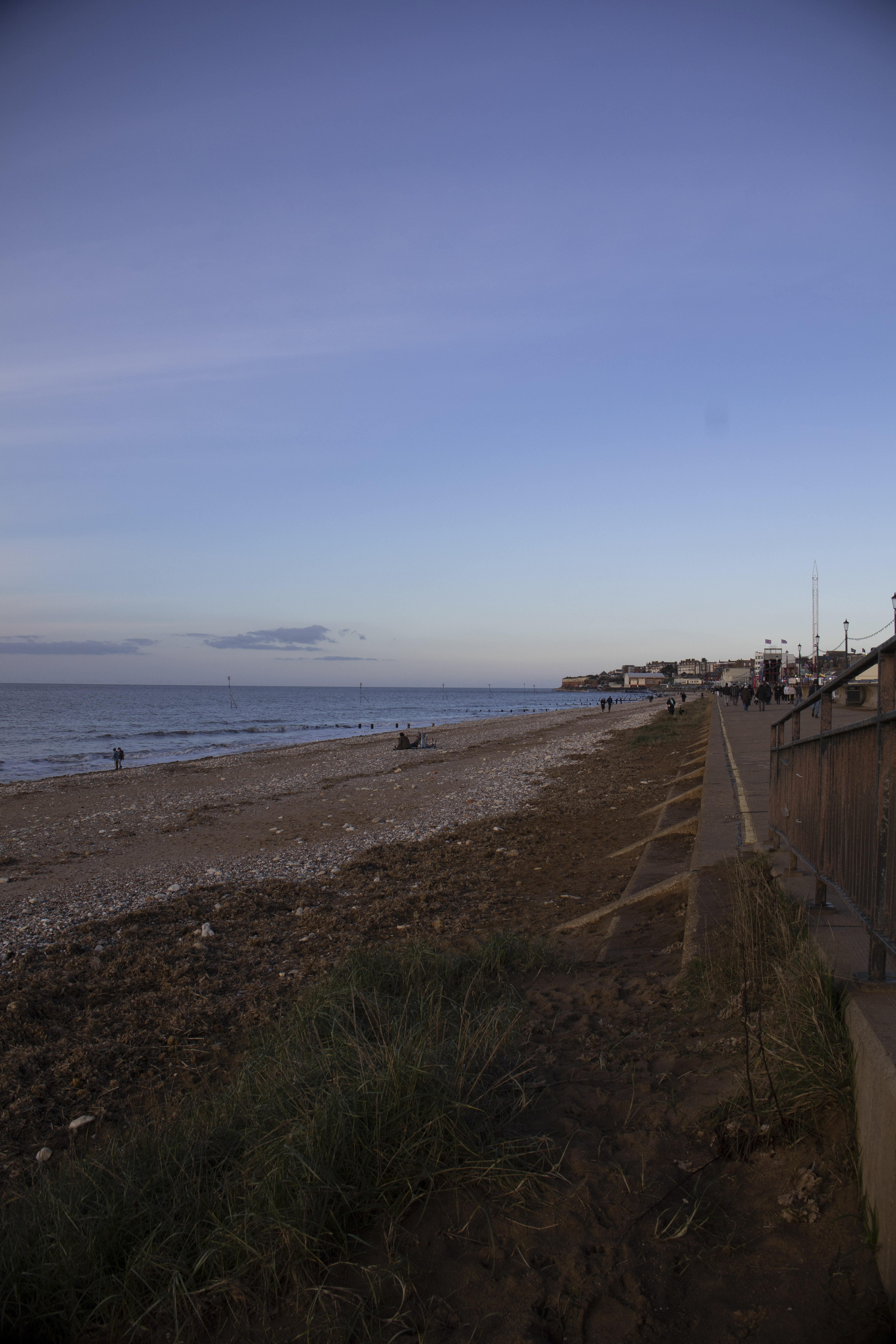 LEE85 GND test shot taken at a beach promenade