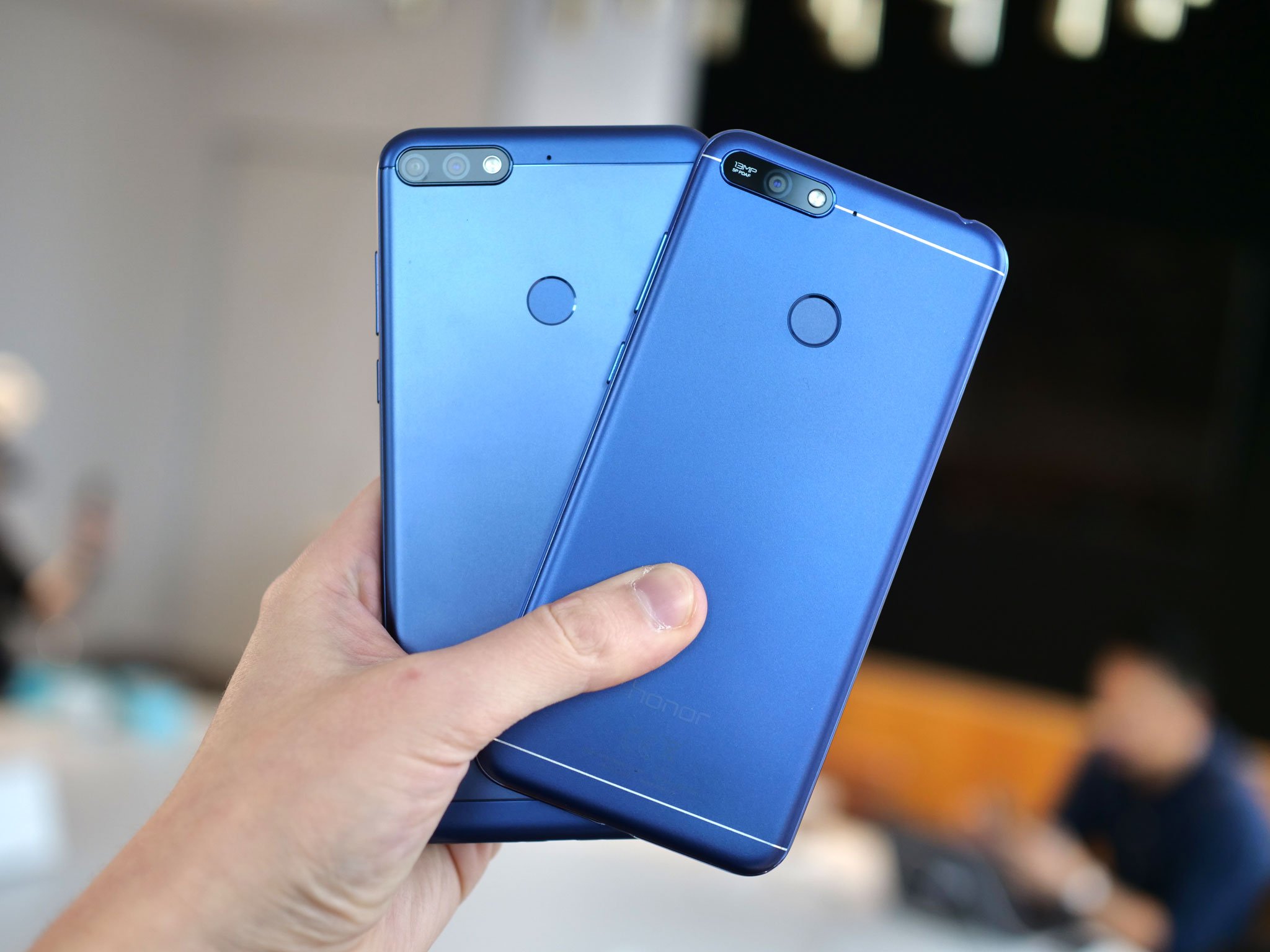 В каком году вышел honor. Honor x7 Blue. Хонор 7c. Хонор х7 б. Хонор до 20000 рублей.