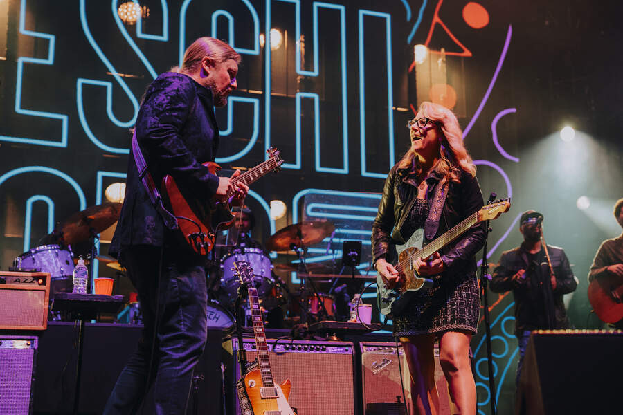 Derek Trucks and Susan Tedeschi onstage