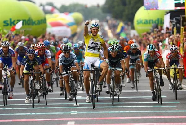 Race leader Marcel Kittel (Skil-Shimano) wins his third straight stage at the Tour of Poland.