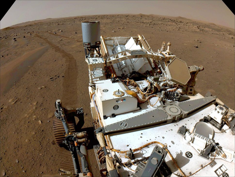 NASA's Perseverance Mars rover snaps an epic selfie along with 'mission ...