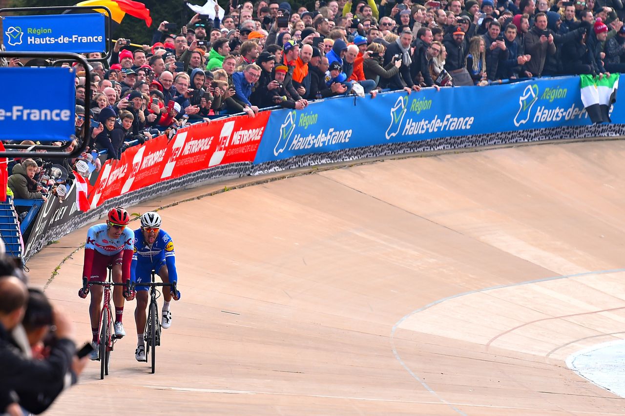 Politt and Gilbert on the velodrome