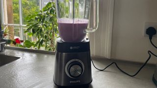 Smoothie in the Philips 5000 Series Blender