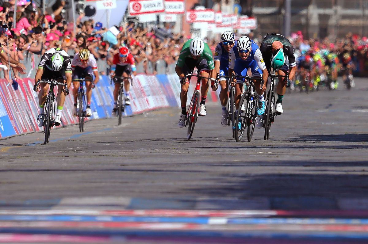 Nathan Haas (Dimension Data) sprinting during the stage 3 finale
