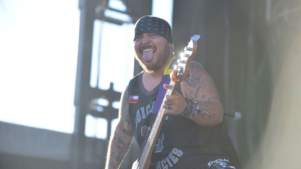 Watch Korn make their live debut with Ra Diaz of Suicidal Tendencies on ...