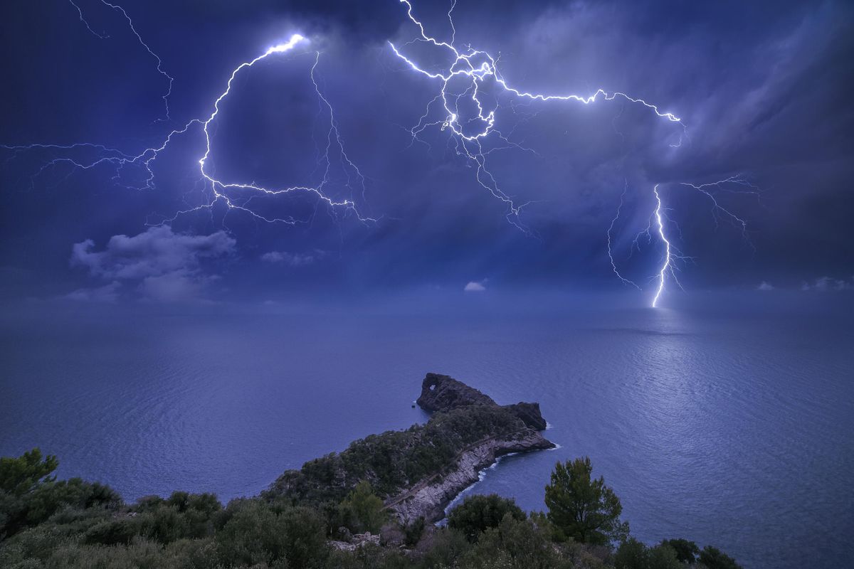 Into the 60s Final in Mallorca after a Stormy Night  (Thunder/Lightning/Rain)