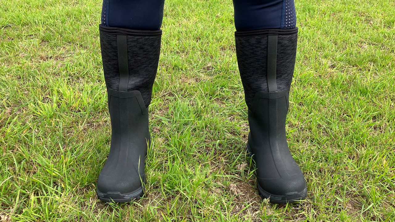 Harry Hall Mud Boots frontreview