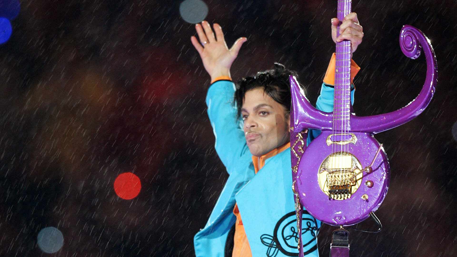 Prince performs during half-time 04 February 2007 at Super Bowl XLI at Dolphin Stadium in Miami between the Chicago Bears and the Indianapolis Colts. 