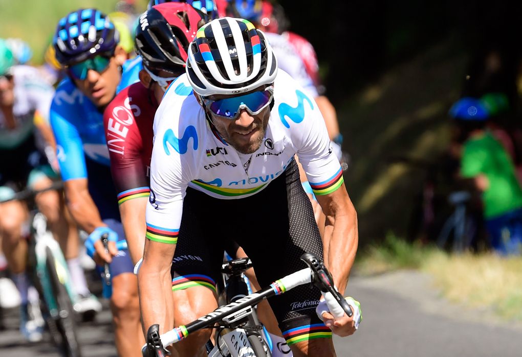 Alejandro Valverde drives the pace in the crosswinds of stage 10 at the Tour de France