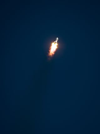 Soyuz TMA-11M Rocket Blazes