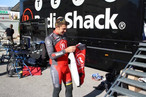 What to wear? Yaroslav Popovych weighs up the options in Calpe.