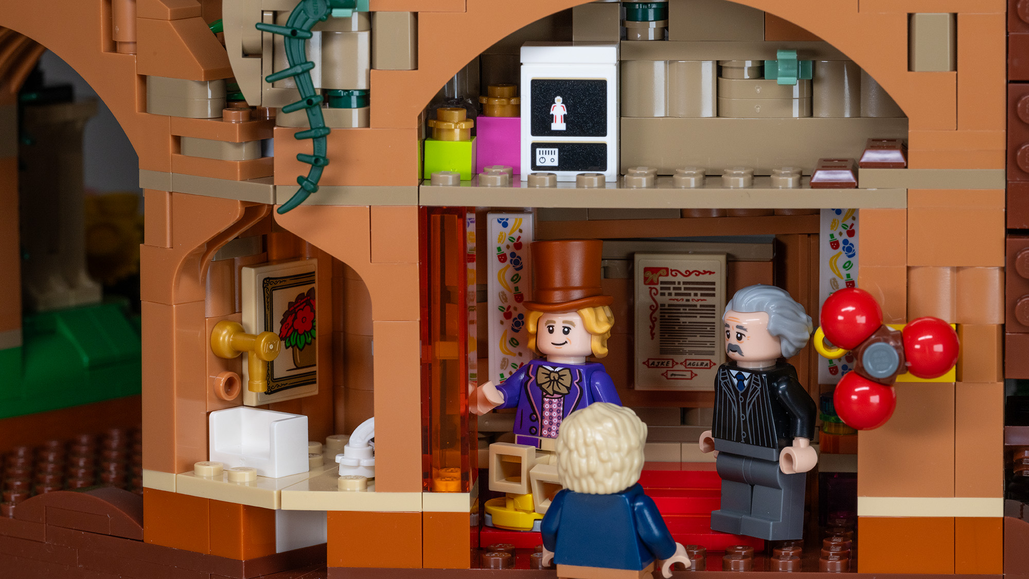 Lego Ideas Willy Wonka & the Chocolate Factory (21360) set, Wonka's office.