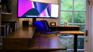 Fezibo Worland standing desk in a home office