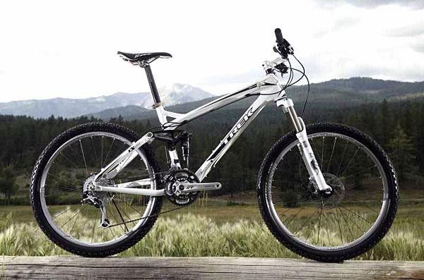 The Fuel EX 9.8 is the slightly more affordable all-carbon incarnation.