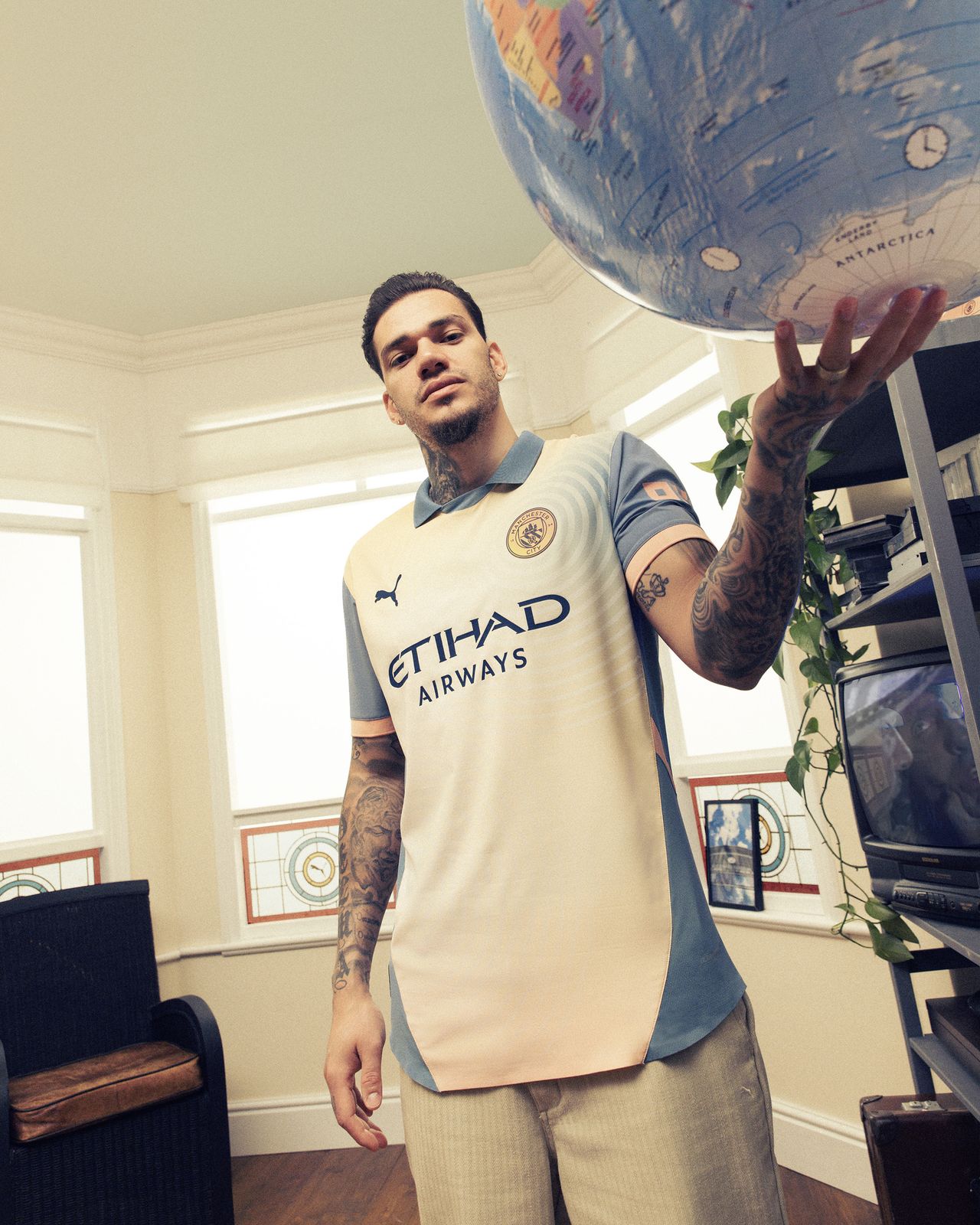 Manchester City Oasis kit