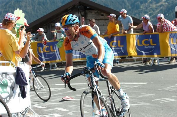 Christian Vande Velde (Garmin-Slipstream) fought his way back to the leaders but couldn't hold the pace when the race splintered on Verbier