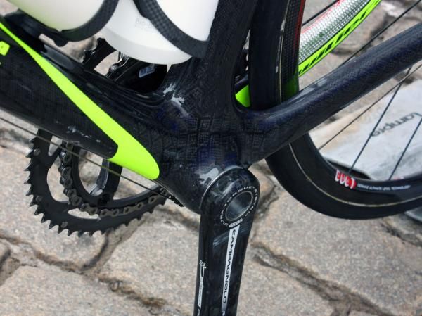 Lampre-Vini Farnese's Wilier Cento 1 SL frames directly accept Campagnolo Ultra-Torque bottom bracket bearings.