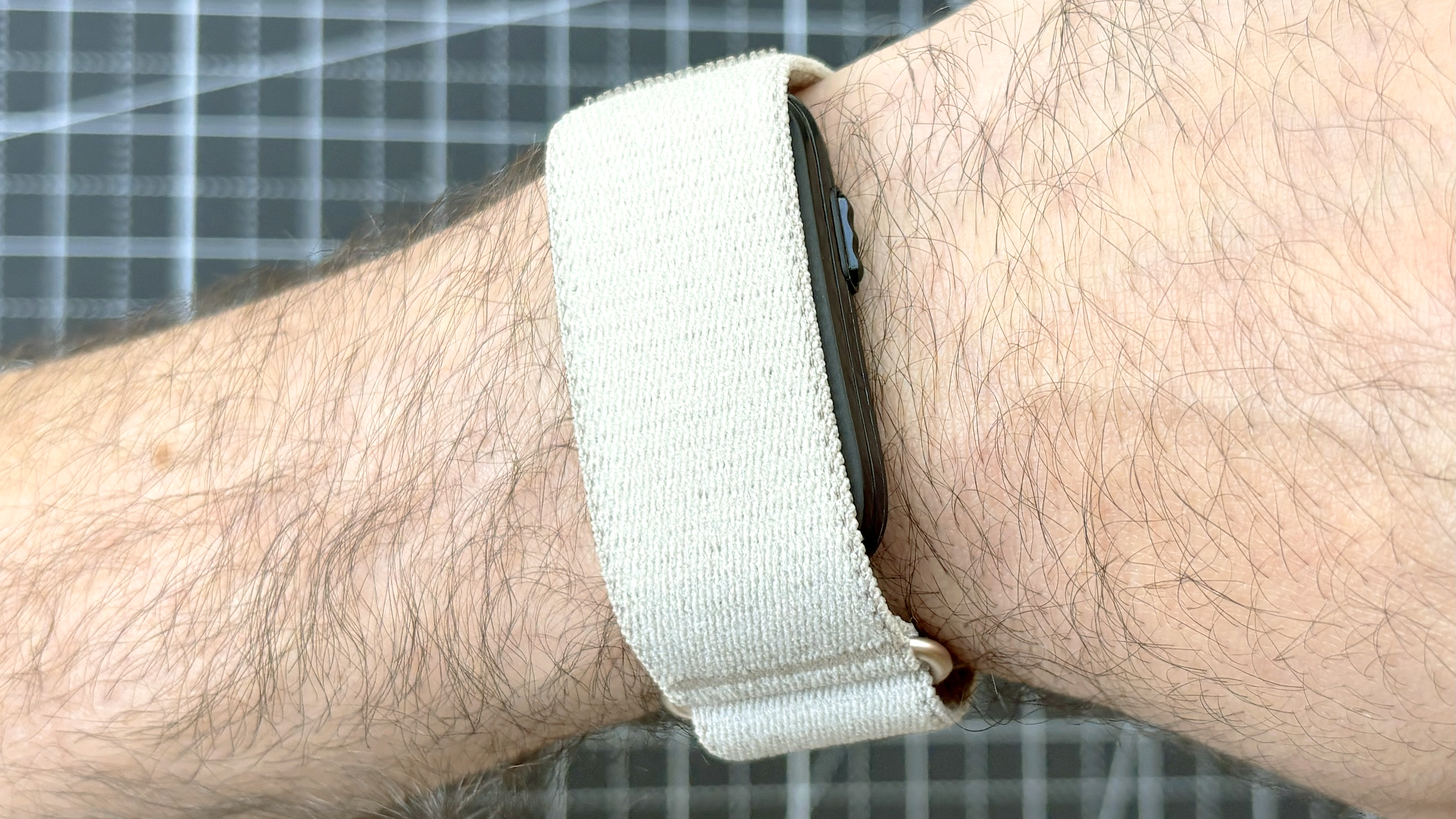 نمای نزدیک از ردیاب تناسب اندام بدون صفحه نمایش Garmin Cirqa