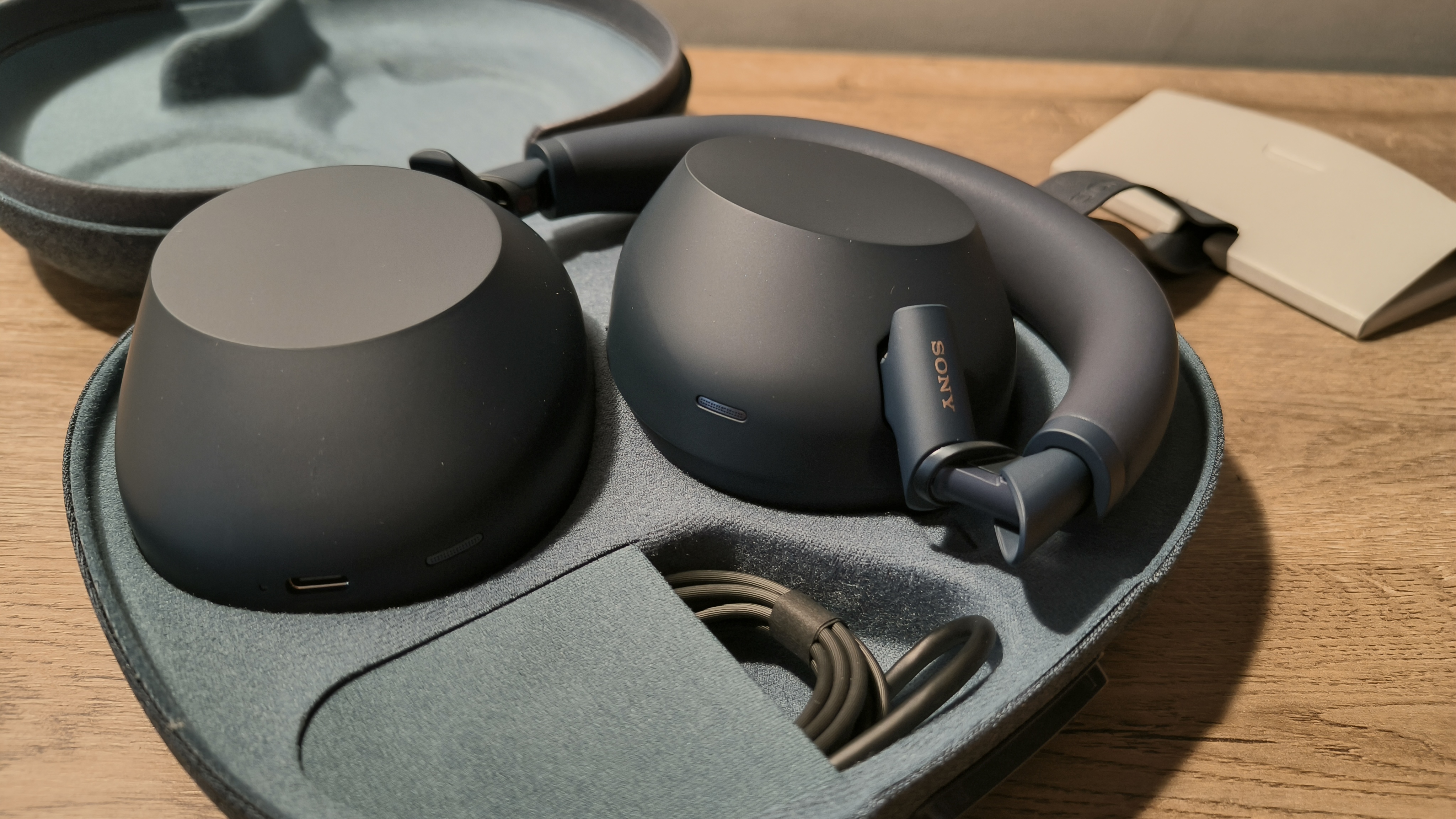 Sony WH-1000XM6