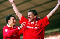 Lee Sharpe in action for Manchester United